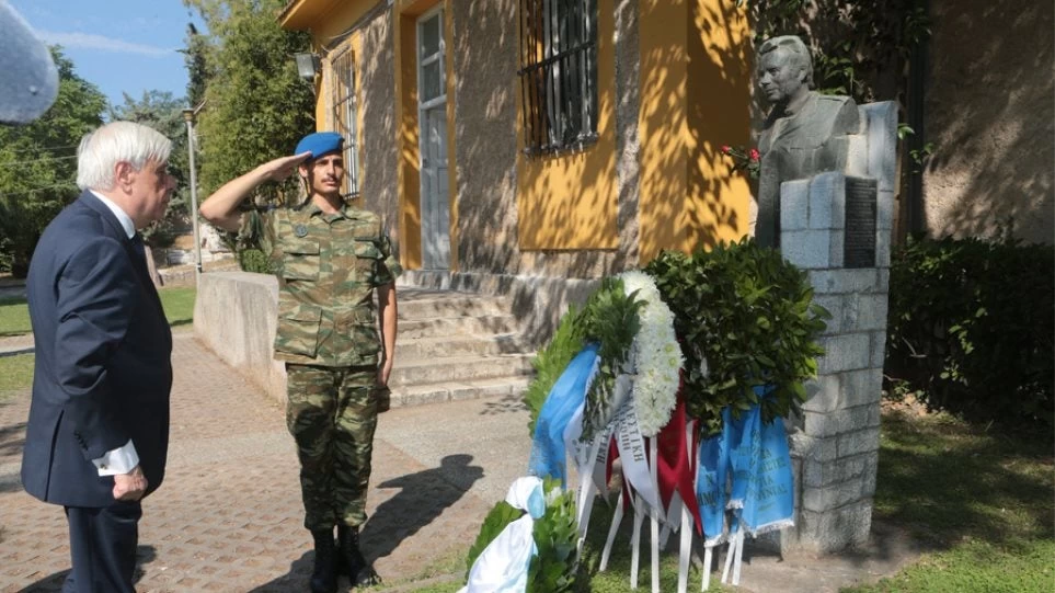 Φόρος τιμής από τον Πρόεδρος της Δημοκρατίας στην προτομή του Σπύρου Μουστακλή (εικόνες)